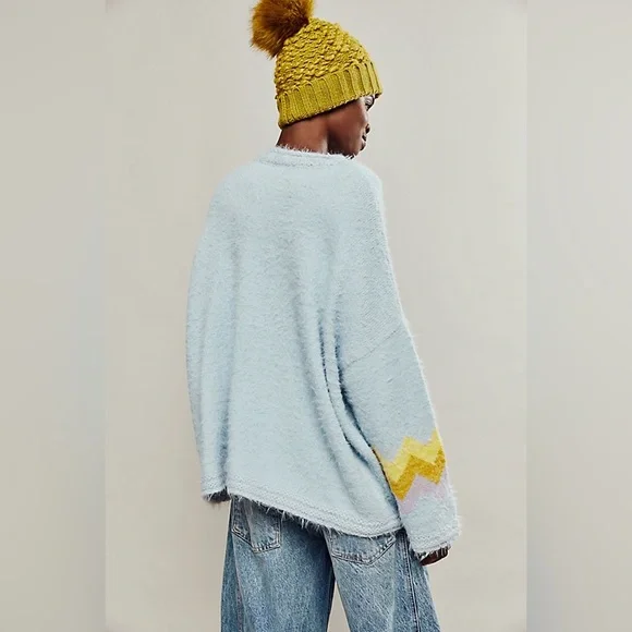 New! Free People Just Peachy Light Blue Lemon Fuzzy Eyelash Sweater 🍋 Medium NWT - Picture 4 of 12
